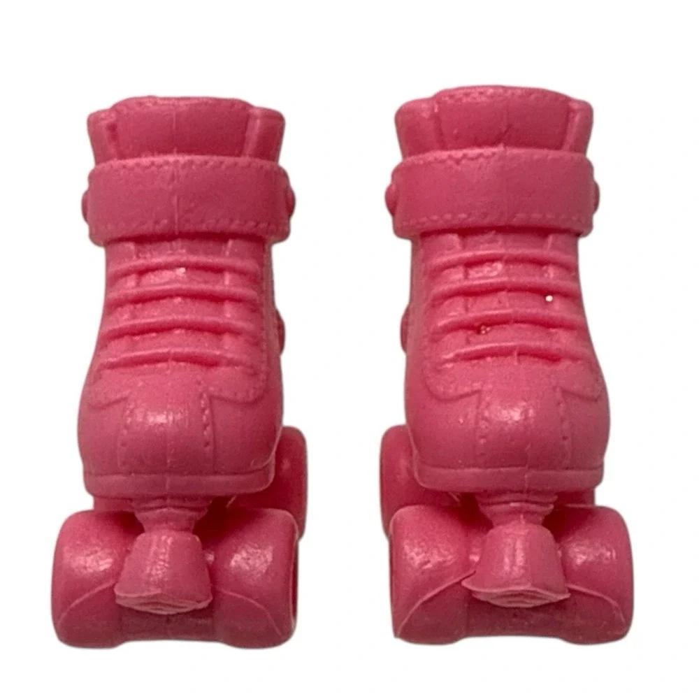 Barbie Little Sister Chelsea Doll Pink‎ Roller Skates Shoes Clothes Accessory